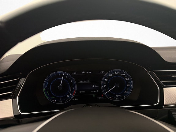 Volkswagen Passat 20 of 30