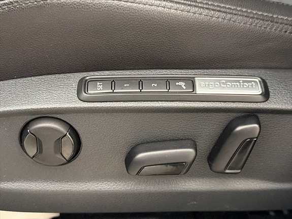 Volkswagen Passat 15 of 30