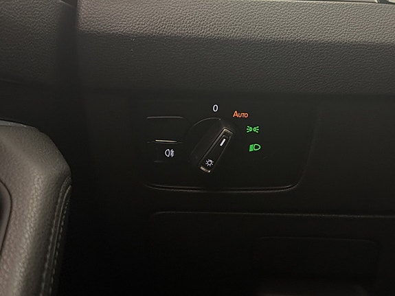 Volkswagen Passat 18 of 30