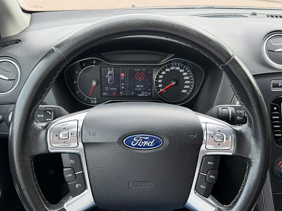 Ford Mondeo 8 of 14