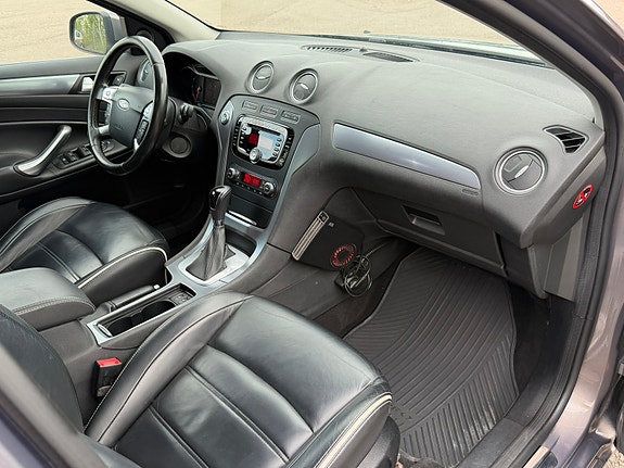 Ford Mondeo 13 of 14