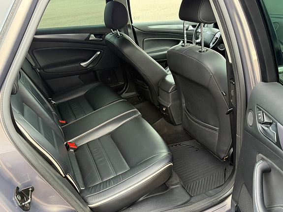 Ford Mondeo 14 of 14