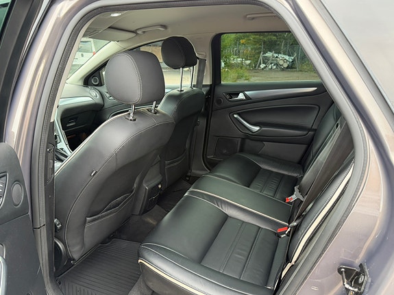 Ford Mondeo 12 of 14