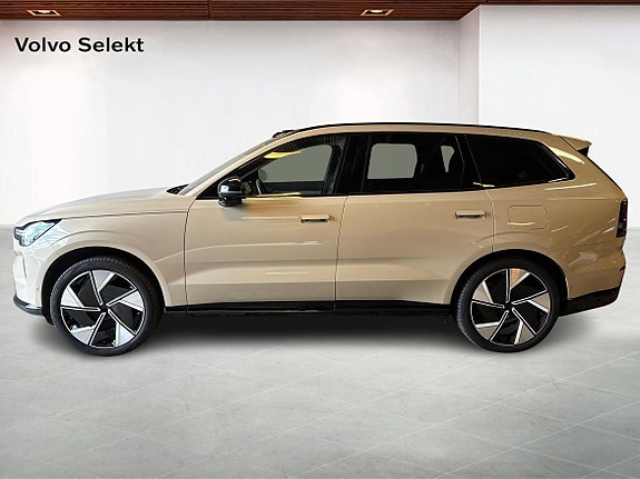 Volvo EX90 3 of 18