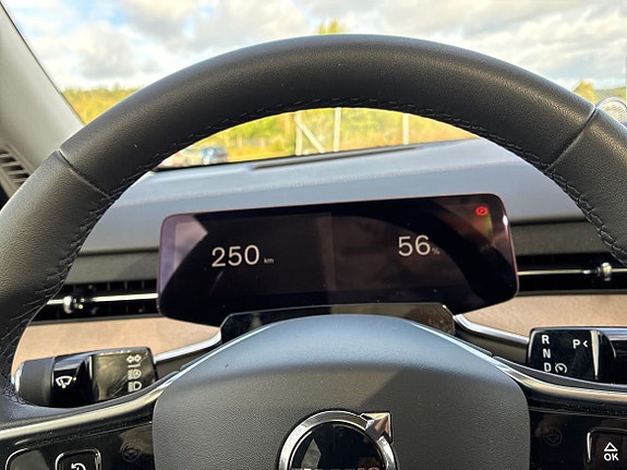 Volvo EX90 11 of 18