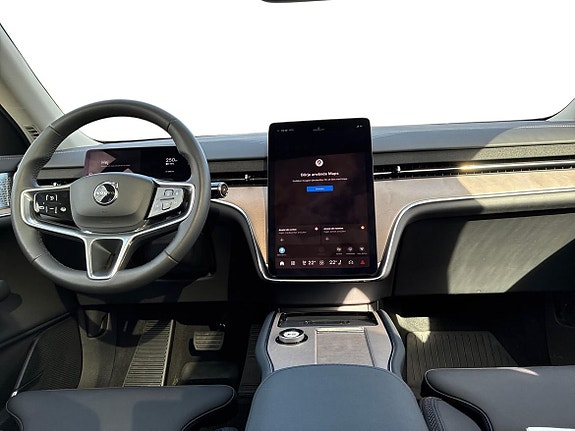 Volvo EX90 5 of 18