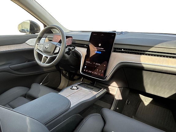 Volvo EX90 4 of 18