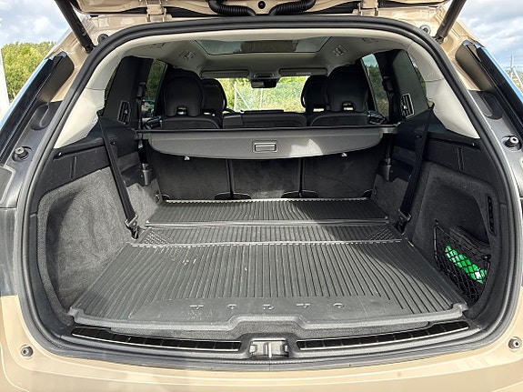 Volvo EX90 13 of 18