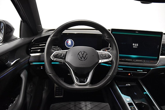 Volkswagen Passat 2 of 29