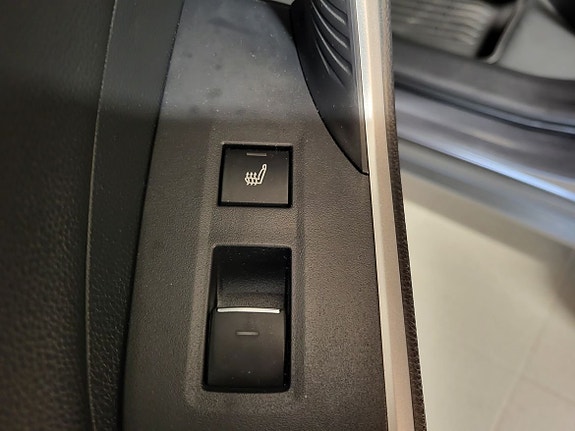 Toyota RAV4 Plug-in Hybrid 23 of 26