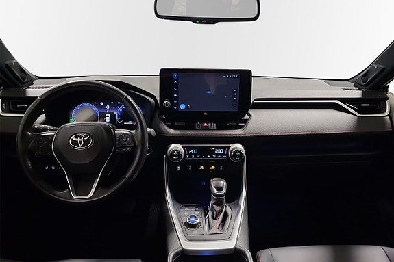 Toyota RAV4 Plug-in Hybrid 17 of 26