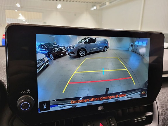 Toyota RAV4 Plug-in Hybrid 26 of 26