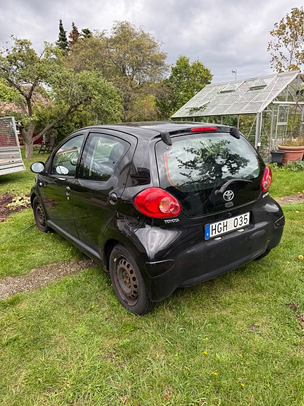 Toyota Aygo 2 of 5