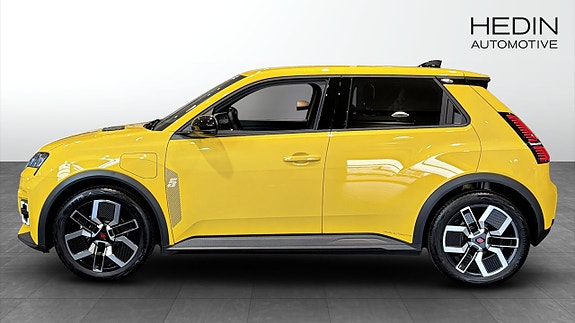 Renault 5 E-Tech 6 of 9