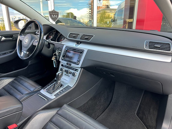 Volkswagen Passat Alltrack 7 of 16