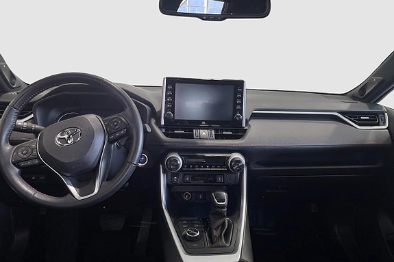 Toyota RAV4 Plug-in Hybrid 11 of 13