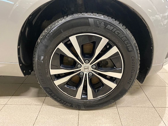 Volvo XC60 8 of 24