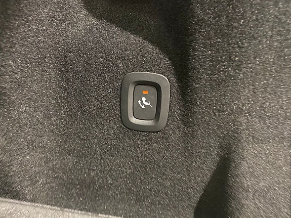 Volvo XC60 13 of 24
