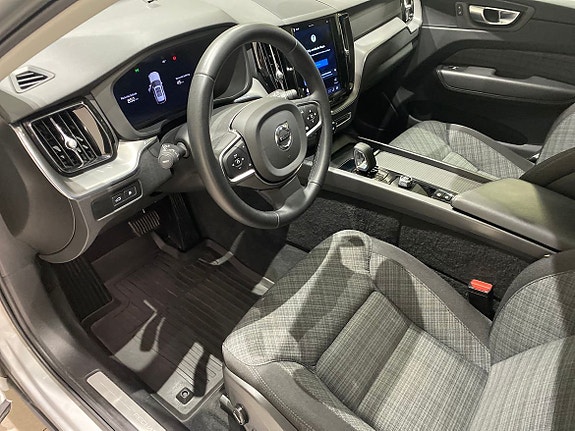 Volvo XC60 16 of 24