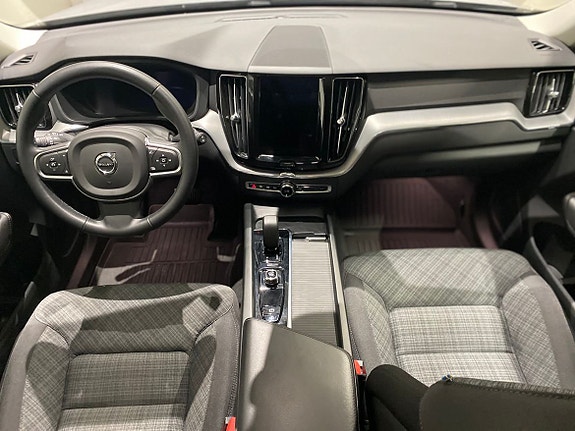 Volvo XC60 17 of 24