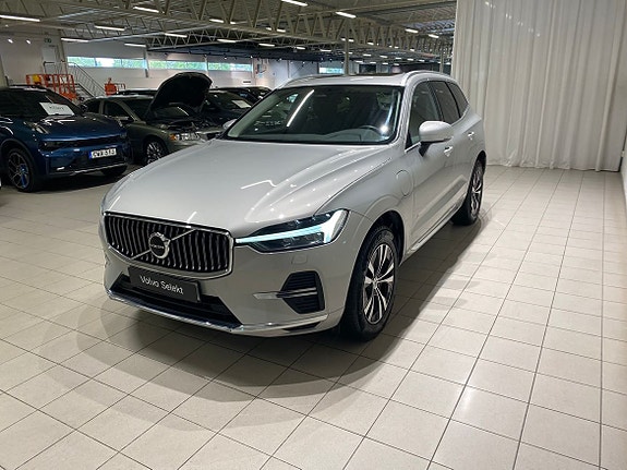 Volvo XC60 2 of 24