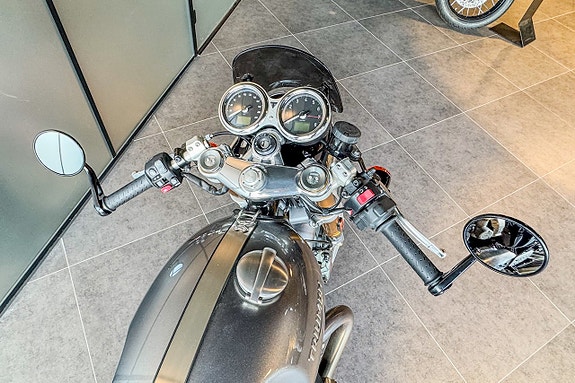 Triumph Thruxton R 5 of 5