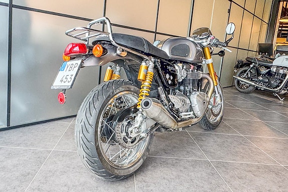 Triumph Thruxton R 4 of 5