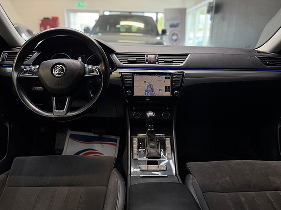 Skoda Superb 8 of 26