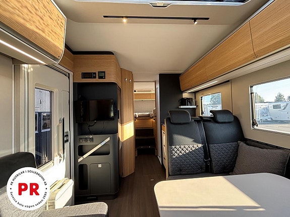 Adria Coral PLUS 670SL 3 of 14