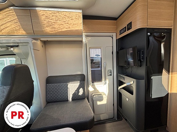 Adria Coral PLUS 670SL 5 of 14