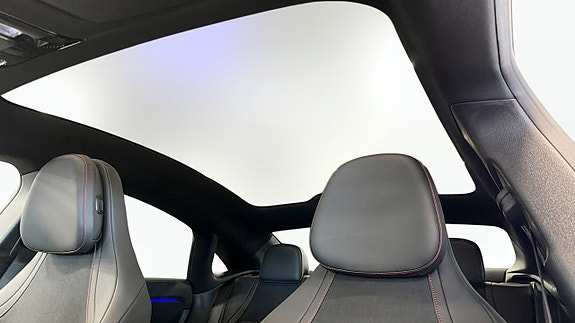 Mercedes-Benz CLA350 13 of 22