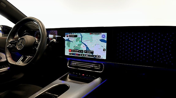 Mercedes-Benz CLA350 3 of 22