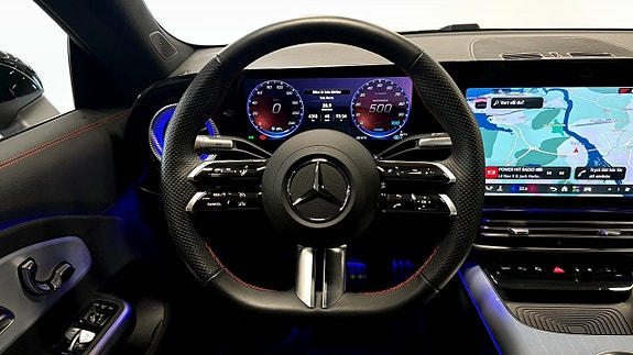 Mercedes-Benz CLA350 4 of 22