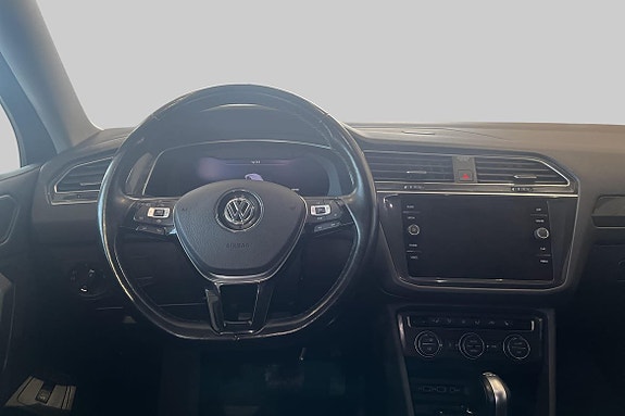Volkswagen Tiguan Allspace 12 of 17