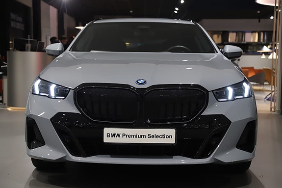 BMW 530e 5 of 13