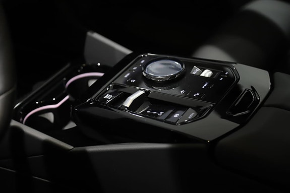 BMW 530e 12 of 13