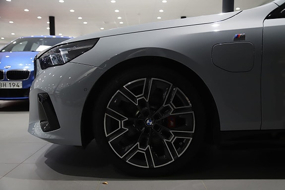 BMW 530e 3 of 13