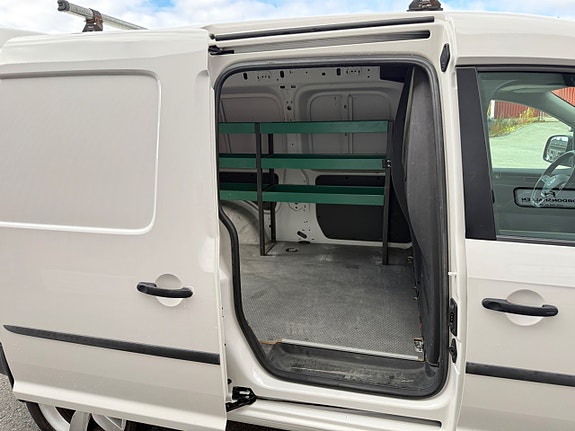 Volkswagen Caddy Maxi 16 of 25
