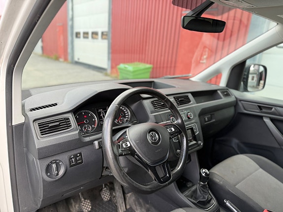 Volkswagen Caddy Maxi 18 of 25