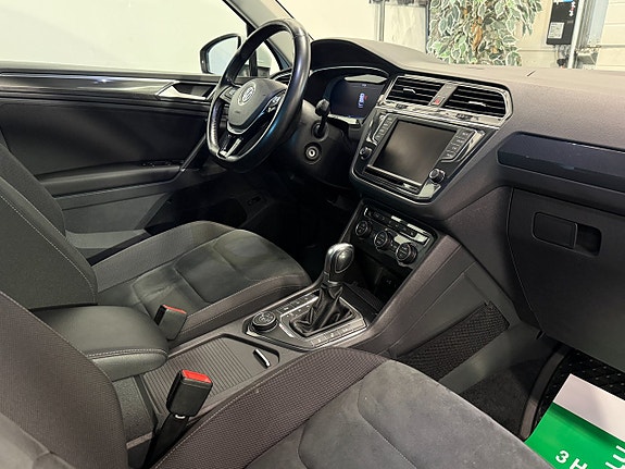 Volkswagen Tiguan 18 of 23