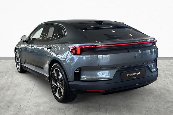 Polestar 4 7 of 30