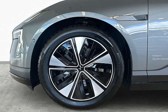 Polestar 4 5 of 30