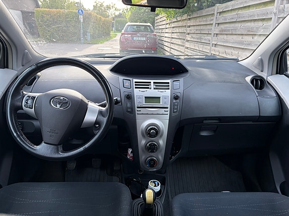 Toyota Yaris 4 of 4