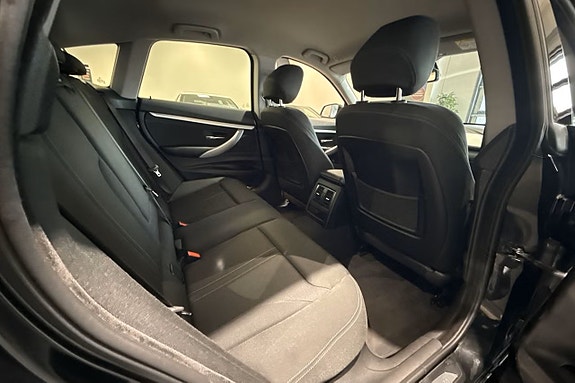 BMW 320d 4 of 5