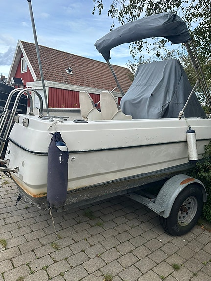 Bayliner Trophy 1903 CC – 150 hk Force + 30-trailer + Lowrance – höstpris 8 of 11