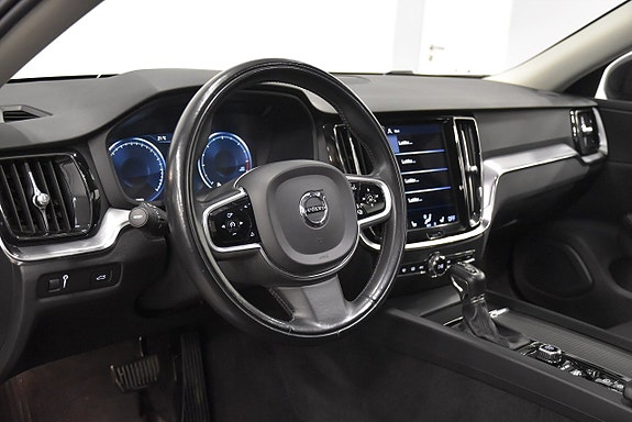 Volvo V60 Cross Country 9 of 25