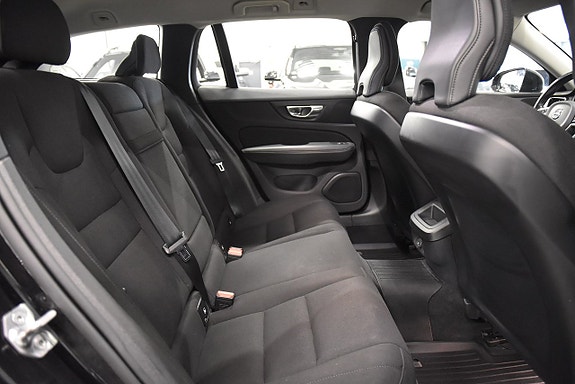 Volvo V60 Cross Country 13 of 25
