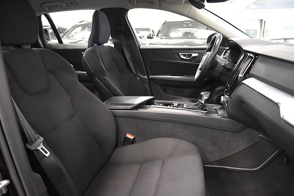 Volvo V60 Cross Country 12 of 25