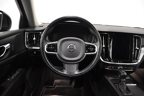 Volvo V60 Cross Country 2 of 25