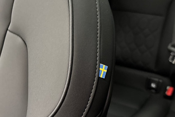 Volvo XC60 15 of 28